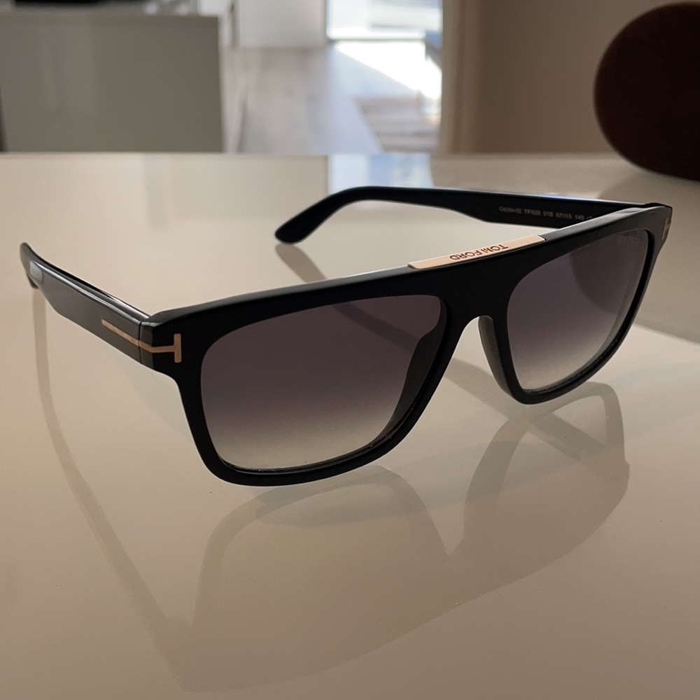 Tom Ford Polarized Sunglasses TF628 Aviator Grey Gradient Lens